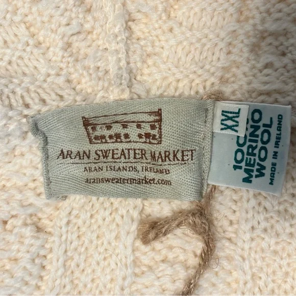 NWT Irish Wool Sweater - Hooded Women’s XXL *Purchased In Dublin Ireland* - Picture 6 of 9